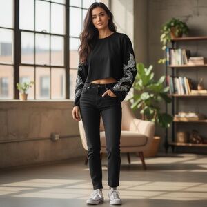 ROMWE Black Crop Top‎ with White Dragon Bell Sleeves L